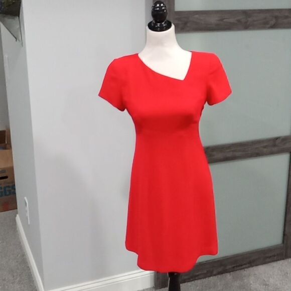 Liz Claiborne red cap sleeve dress size 2P Asymmetrical  neckline w shoulder pad - Picture 1 of 2